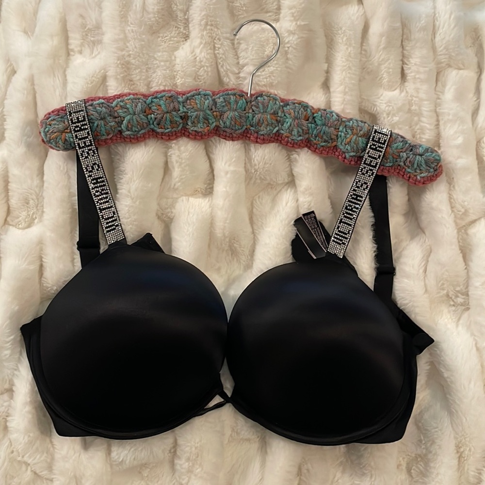 Victoria’s Secret Bombshell 36DD Adds 2 cup sizes